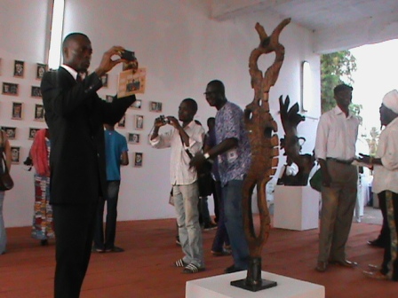 Vernissage de la première exposition « A WHAN KPO DO TE » de l’ABAP FOUR P: 3 jeunes lauréats « Prom’Art Jeunes sous les projecteurs
